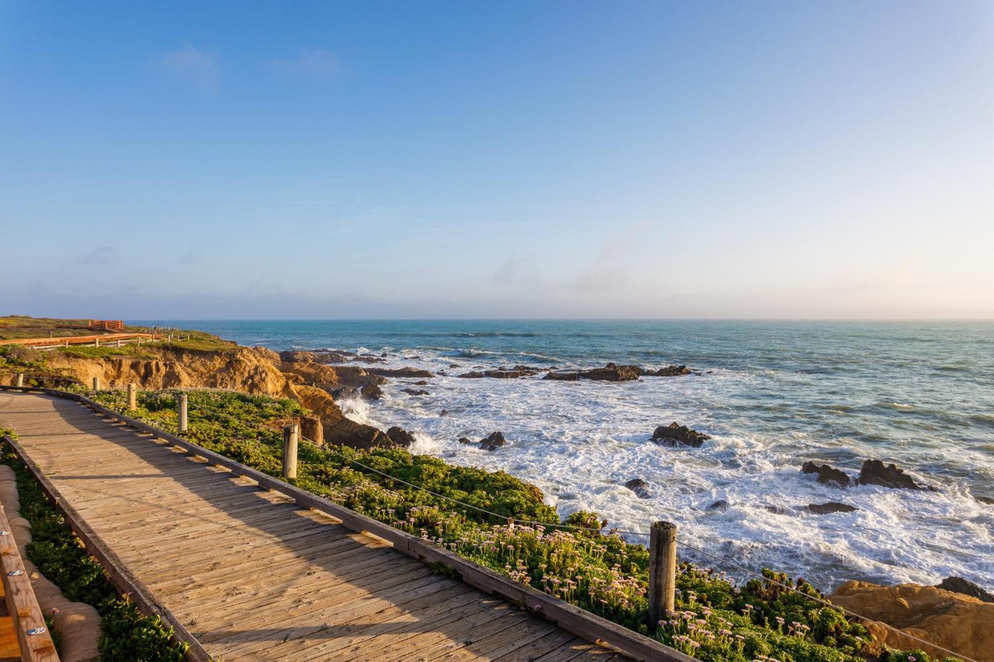 Windrush Inn - Cambria Exterior foto