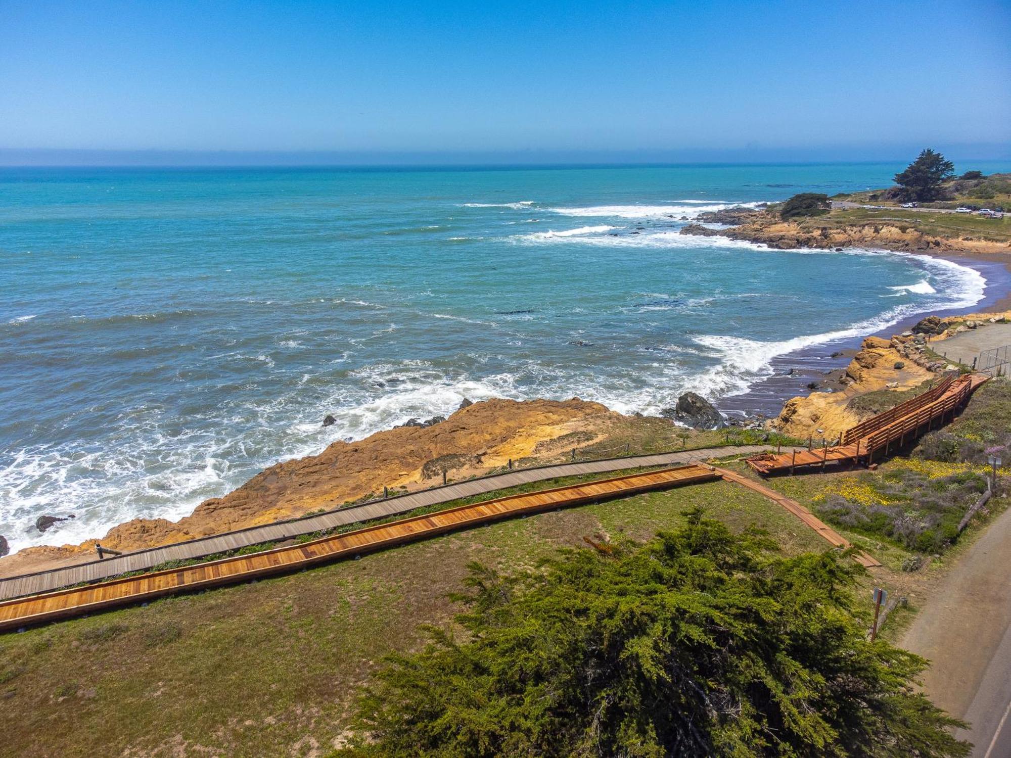 Windrush Inn - Cambria Exterior foto